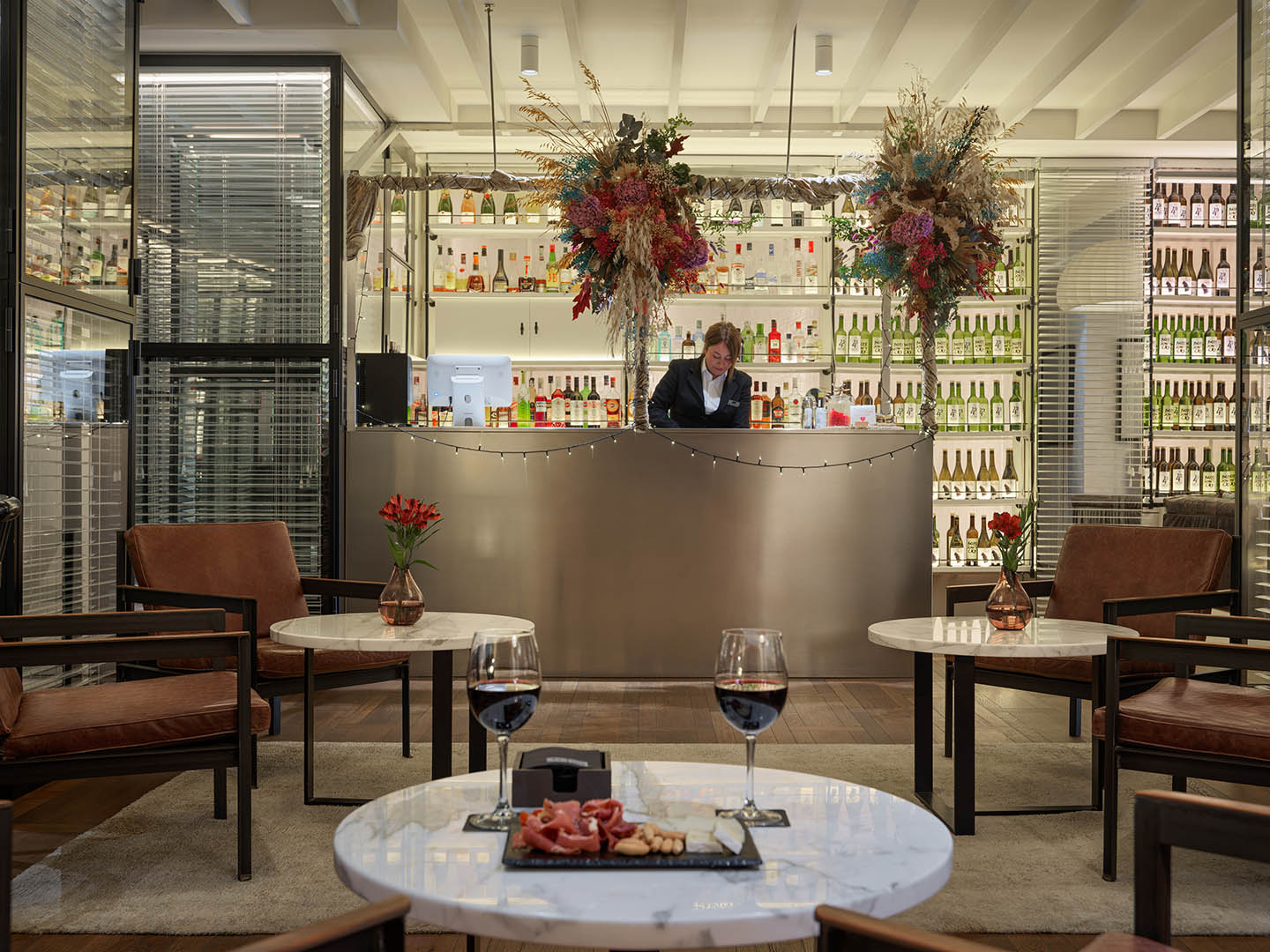 Lounge Bar Moments