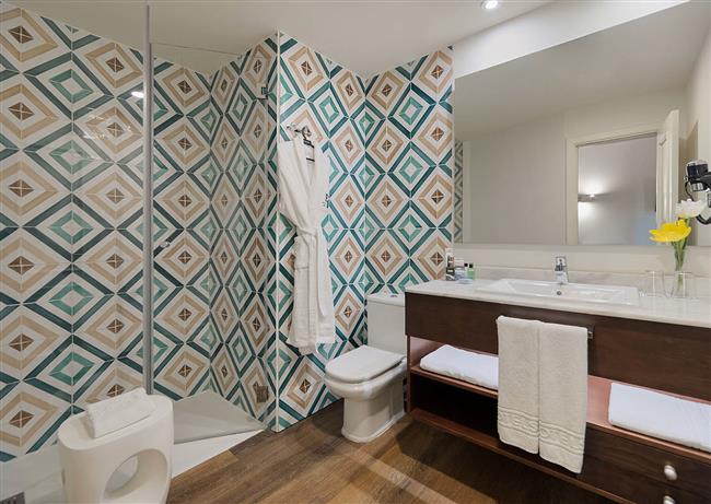 Double Room‘s bathroom