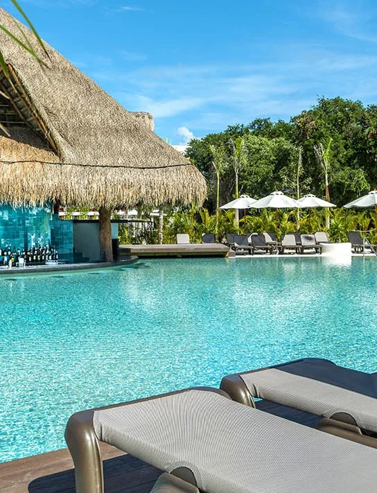 Adults Only Pool El Beso