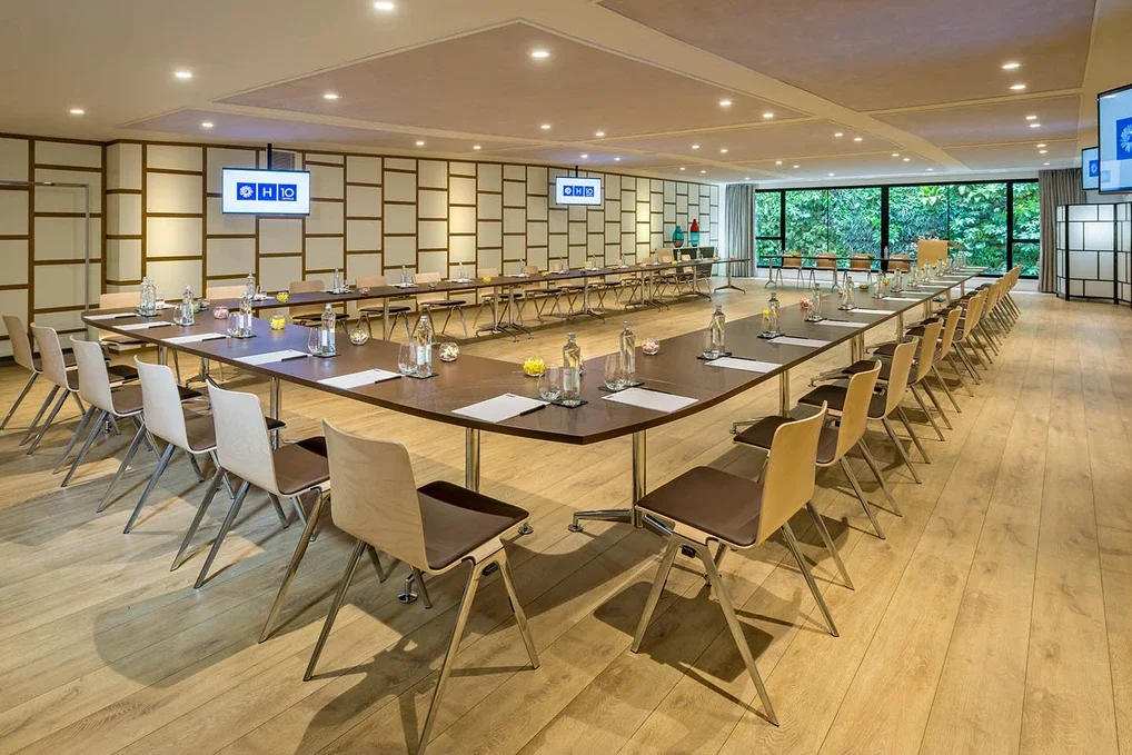 Unik Meeting Room - U set-up