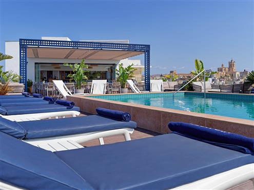 Caelum Rooftop Bar and Plunge Pool