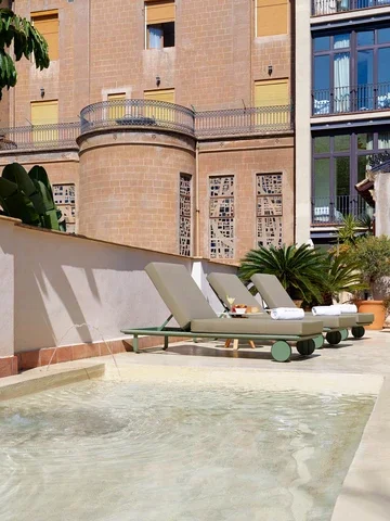 Solàrium a la terrassa de l'hotel