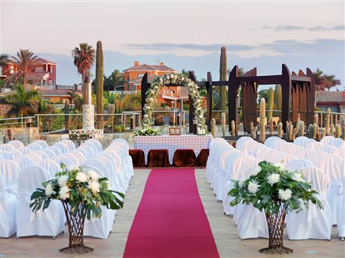Montaje ceremonia bodas en la terraza Tirajana