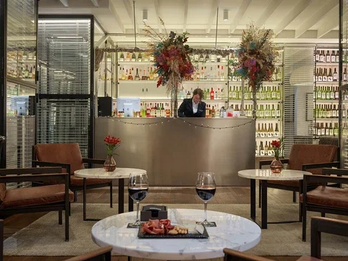 Moments Lounge Bar