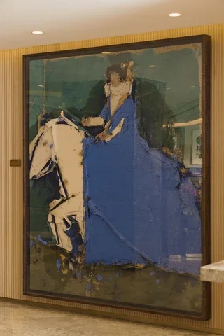 Lady on horseback against a green background, Manolo Valdés