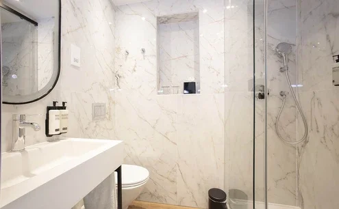 Sky View Classic Superior bathroom