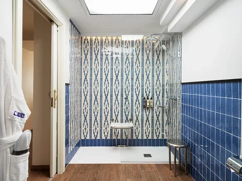 Badezimmer des Zimmers