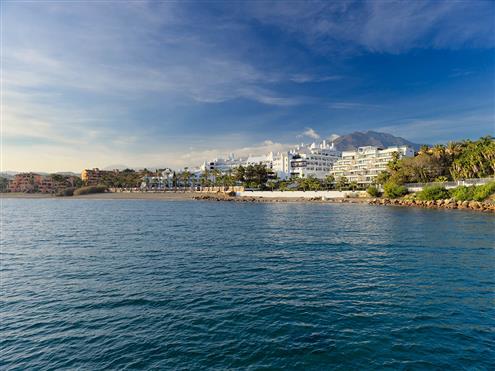 Vista panorâmica do hotel em frente ao mar