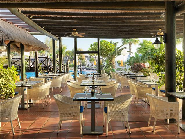 La Geria : Bar-restaurant next to the swimming pool