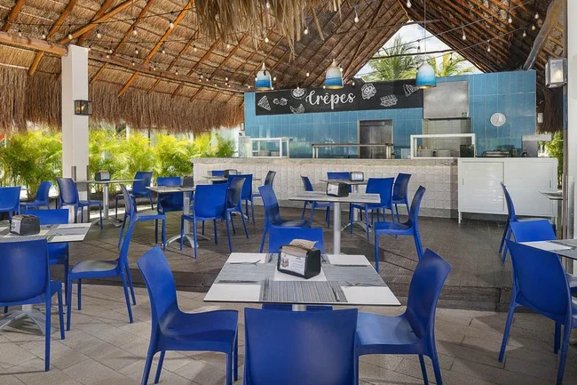 Bistro La Petite Creperie