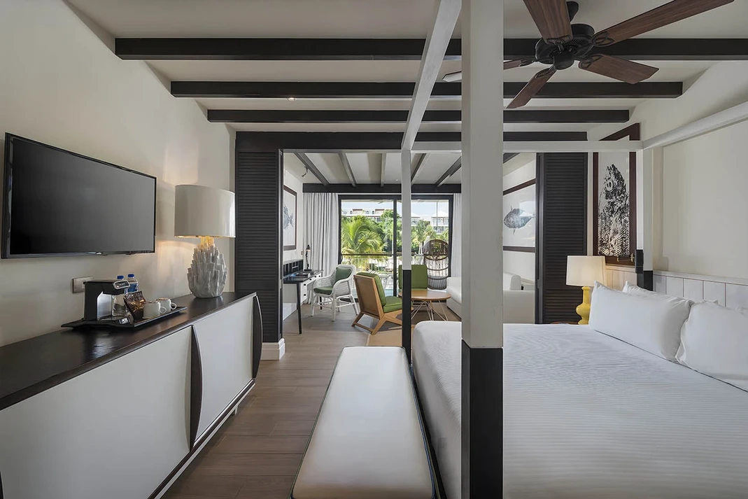 Junior Suite Waterpark Side