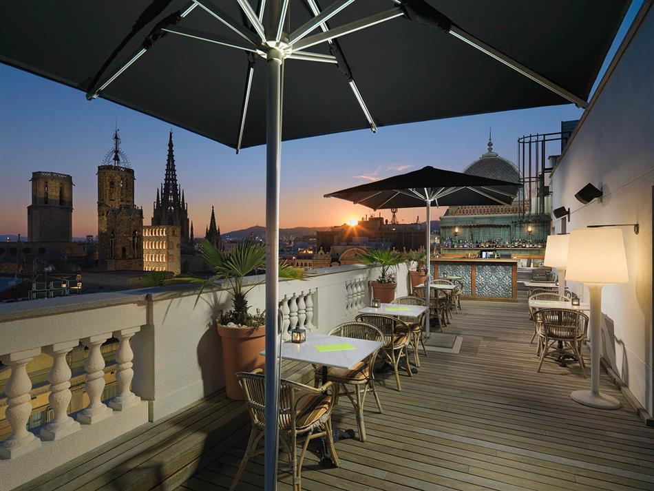 Sunset Lounge bar en la terraza-mirador