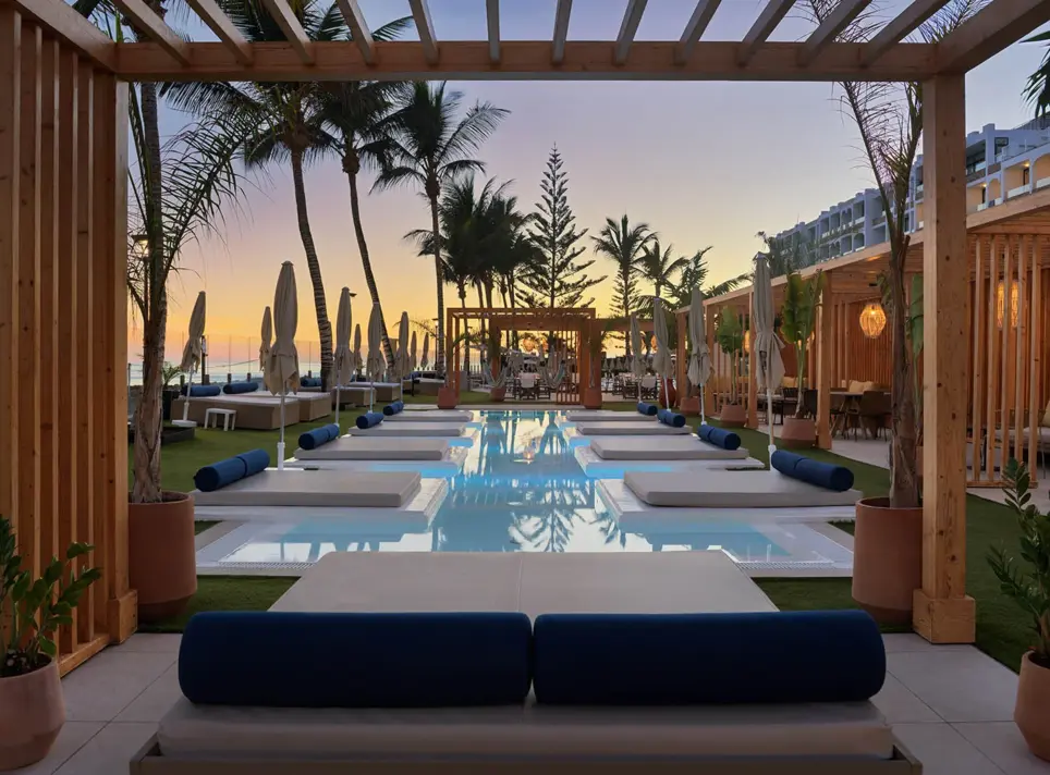 La Riviera Beach Club