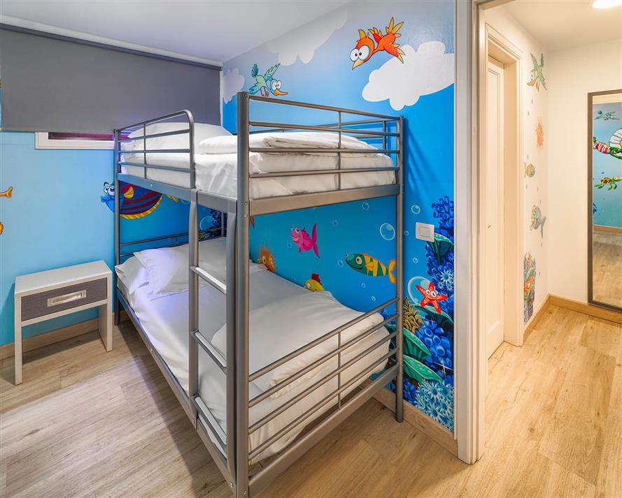 Room with bunkbeds Daisy Family Suite